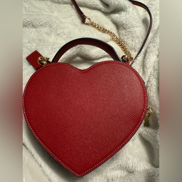 Coach heart Crossbody - Picture 3 of 7